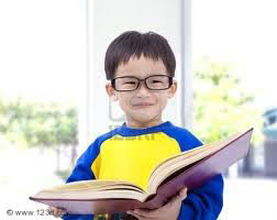 Kid_with_books